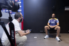 皇马新星维尼修斯状态下滑，转会传闻频传未来成谜